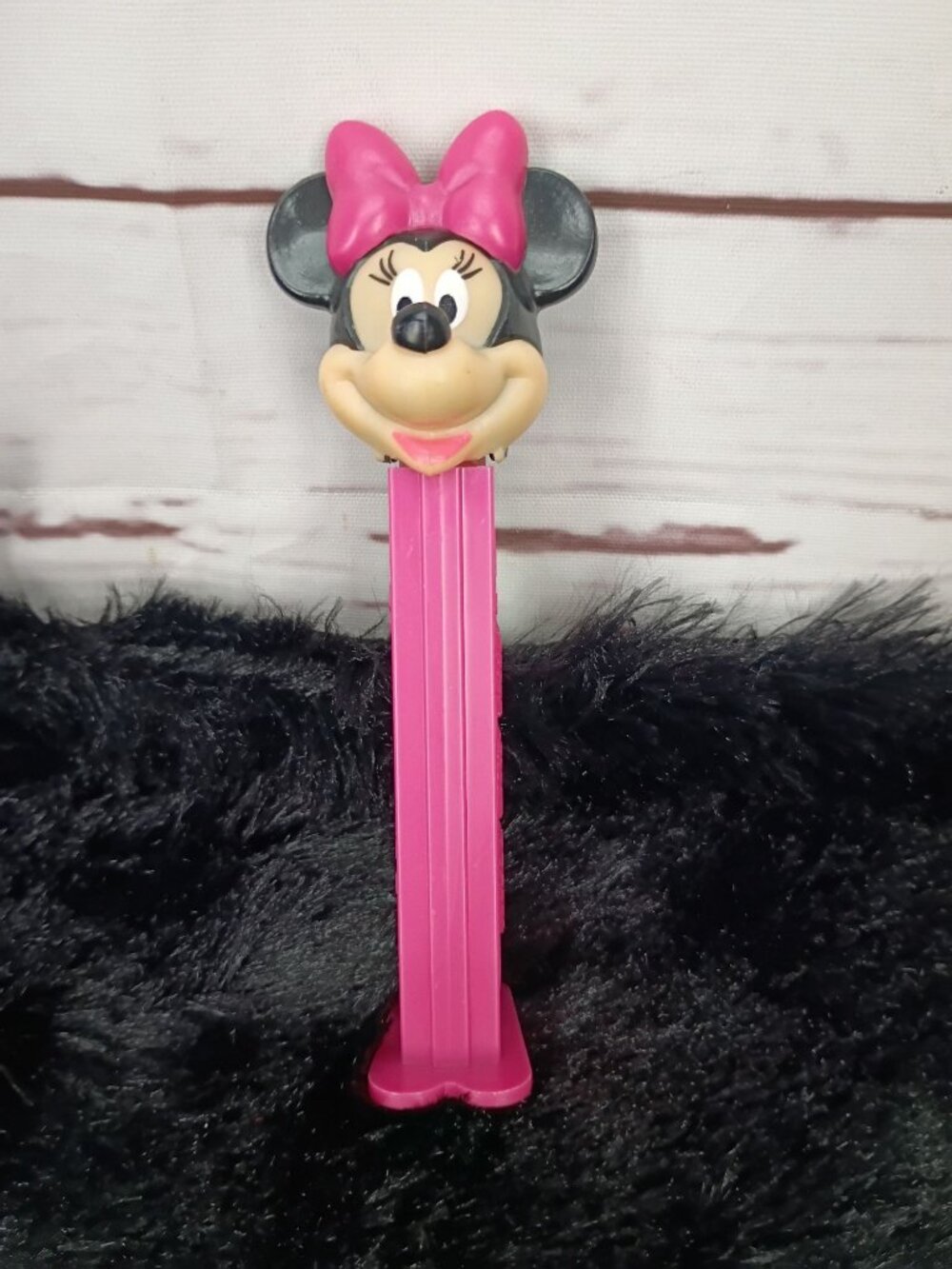 Disney Minnie Mouse Pink PEZ Candy Dispenser Collectible Vintage 1990s Made In H